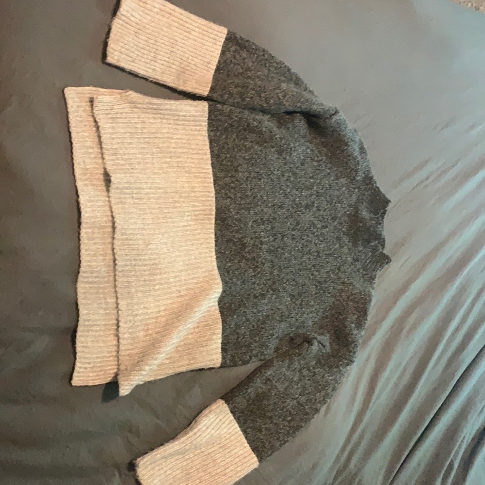 💜💜 3 for $20💜💜 Michael Kors Gray Sweater